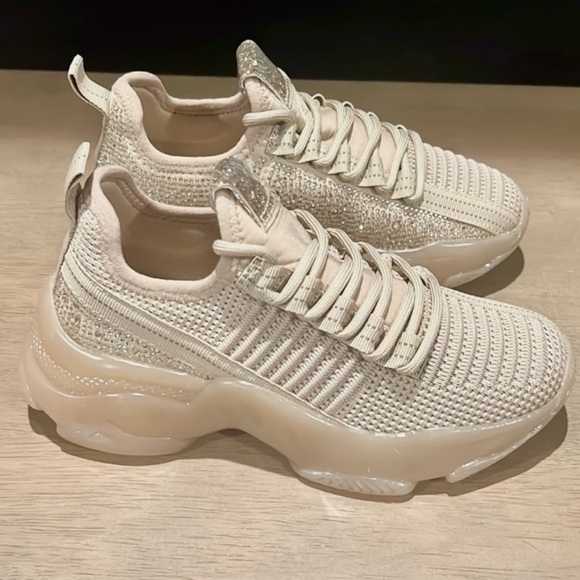 New authentic Steve Madden girls signature sneakers sz 2 display - Picture 6 of 13